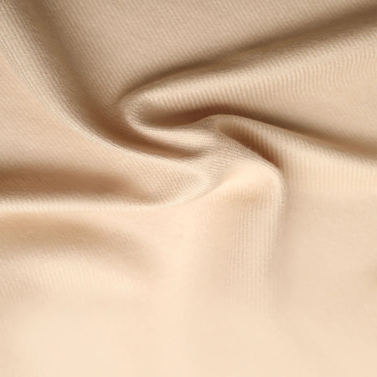 Cashmere Woods 12oz Luxe Candle